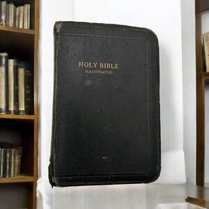 HOLY BIBLE OLD & NEW TESTAMENTS WORLD PUBLISHING ZIPPER CASE UNDATED